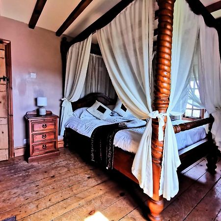The Raddle Inn Log Cabins Croxden Buitenkant foto