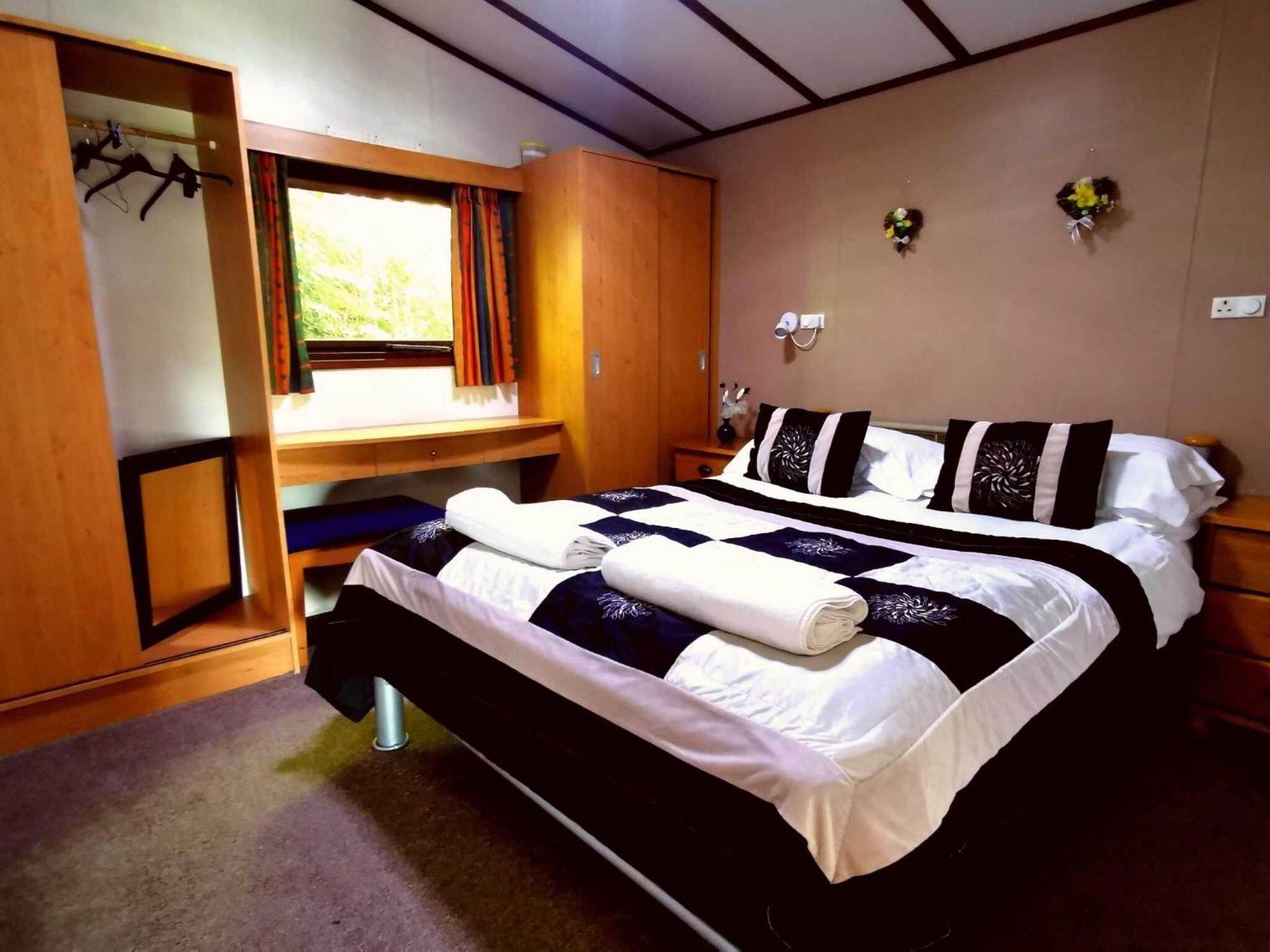 The Raddle Inn Log Cabins Croxden Buitenkant foto